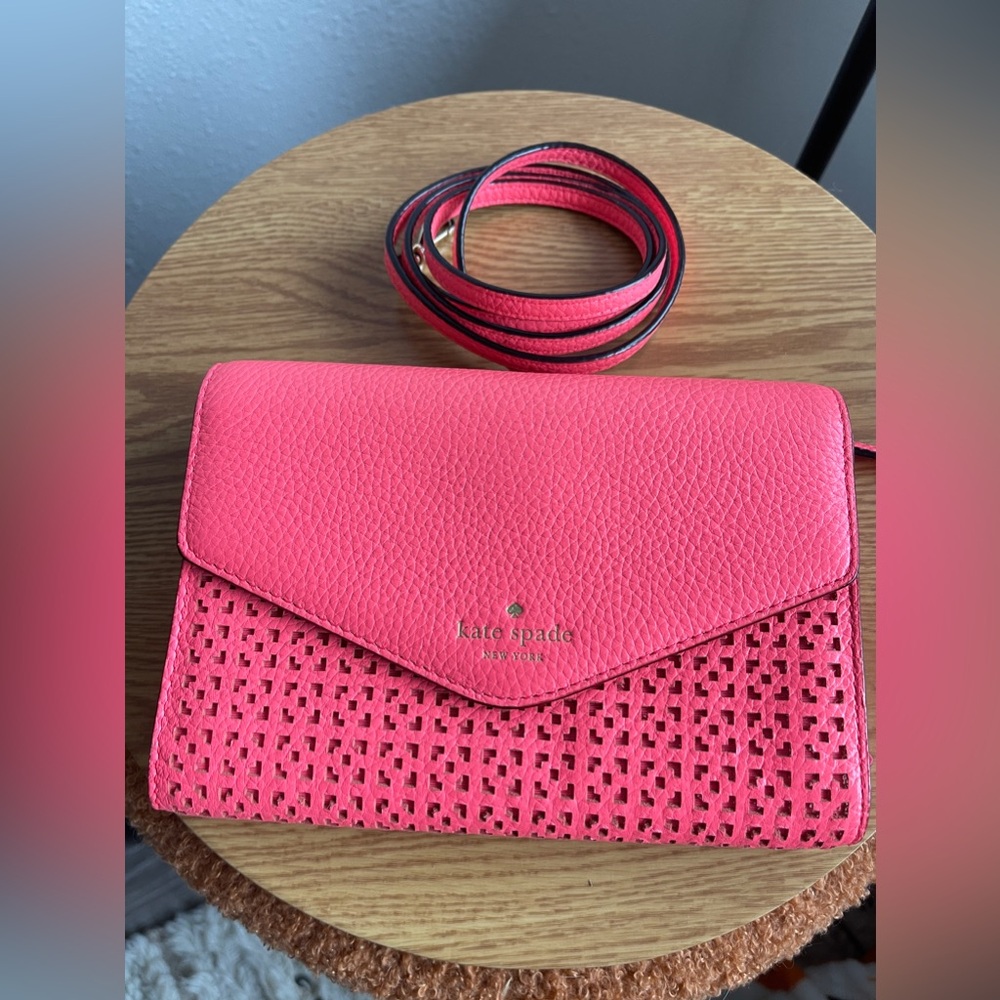 ✅SOLD✅ NWOT Kate Spade Winnie Wakefield  Cross-body wallet/bag
